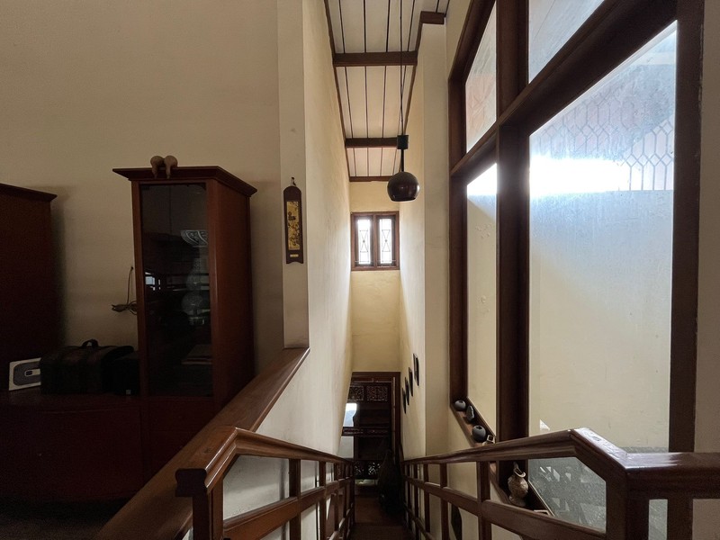 Rumah Terawat Luas 330m2 di Lebak Bulus Siap Huni Dalam Komplek Dekat ke MRT