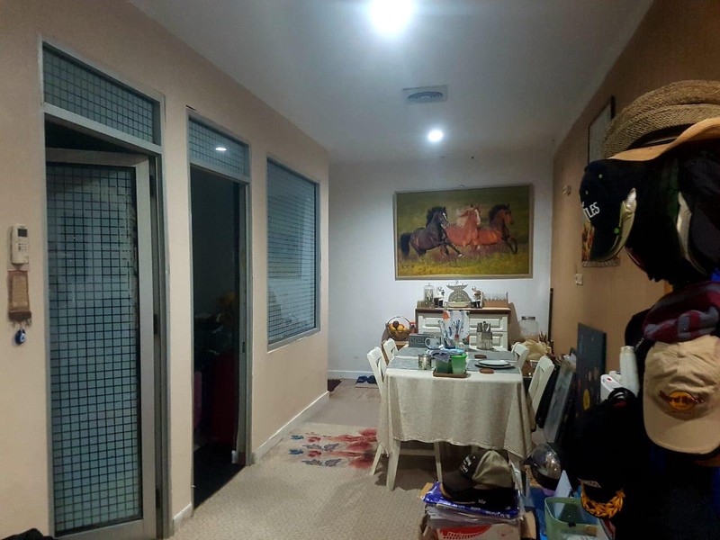 Dijual Rumah Tua Cocok Untuk Kost-Kostan Lokasi Strategis Di Daerah Kramat Pela, Kebayoran Baru, Jakarta Selatan