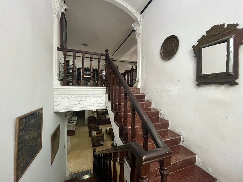 Rumah Asri Super Luas Posisi Hook Dalam Komplek Strategis di Cinere