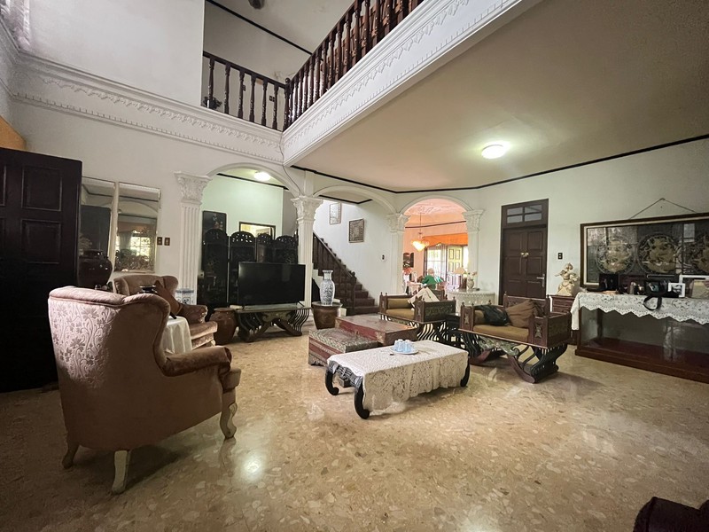 Rumah Asri Super Luas Posisi Hook Dalam Komplek Strategis di Cinere