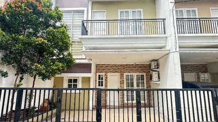 Rumah Baru Minimalis 2 Lantai di Tebet Barat, dekat Ke Jl. MT Haryono - Jaksel