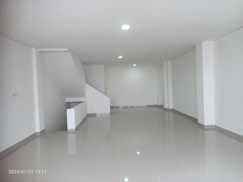 Ruko Baru 3 Lantai Di Lokasi Komersial Tebet Barat, Dekat Jl. MT Haryono - Jaksel