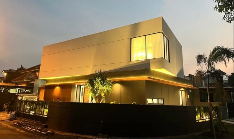 Rumah Bagus Brand New Di Kencana Loka BSD City Tangerang Selatan