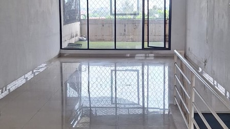 Di Sewa Ruko Siap Pakai dan Lokasi Strategis Pinggir Jalan Raya Pondok Pinang, Jakarta Selatan