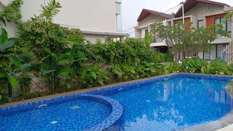 Rumah Di Pondok Ranji Semi Furnished 2½ Lantai KT 4 KM 3 sudah SHM.