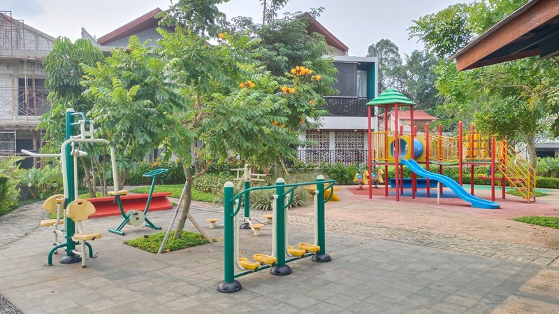 Rumah Di Pondok Ranji Semi Furnished 2½ Lantai KT 4 KM 3 sudah SHM.