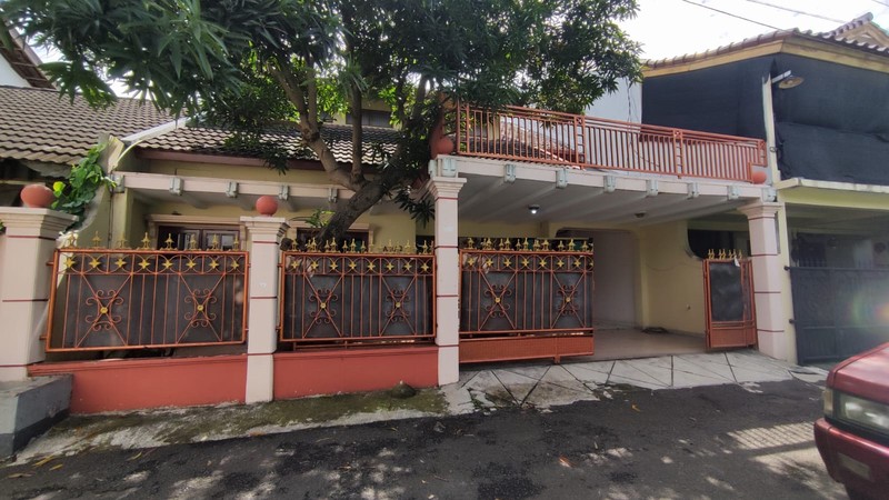 Rumah 2 Lantai, Bangunan Kokoh, Siap Huni di Larangan