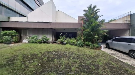 Rumah Luas di Jalan Raya Pusat Bisnis Warung Buncit Jaksel