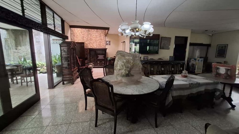 Rumah Luas di Jalan Raya Pusat Bisnis Warung Buncit Jaksel