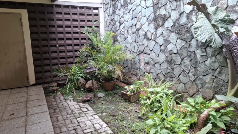Rumah Luas di Jalan Raya Pusat Bisnis Warung Buncit Jaksel