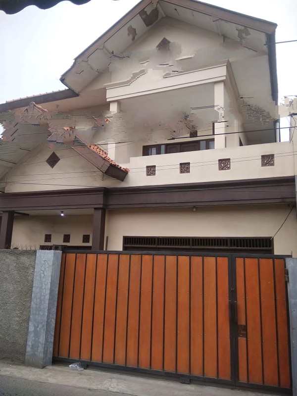 Rumah Di Jombang  Ciputat Pinggir Jalan Raya dekat Stasiun