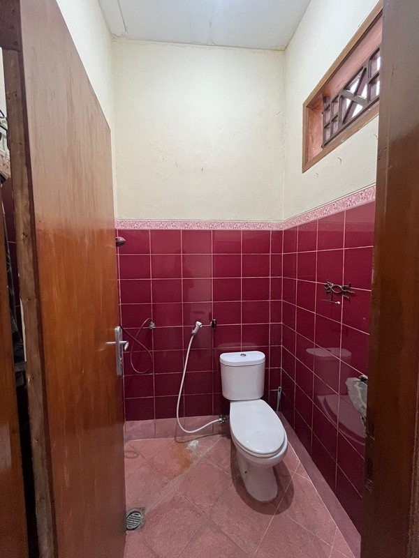 Rumah Di Jombang  Ciputat Pinggir Jalan Raya dekat Stasiun