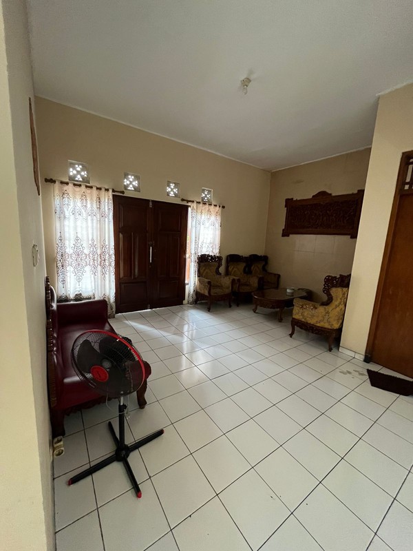 Rumah Di Jombang  Ciputat Pinggir Jalan Raya dekat Stasiun