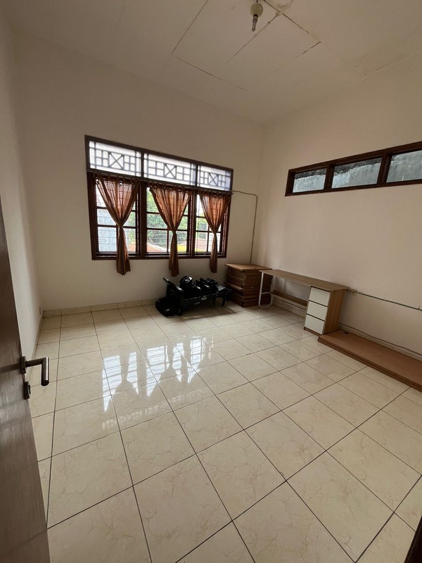 Rumah Di Jombang  Ciputat Pinggir Jalan Raya dekat Stasiun