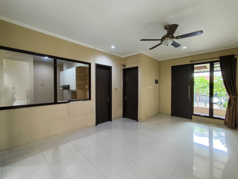 Rumah dalam cluster,securty 24 jam di Bintaro Jaya 9