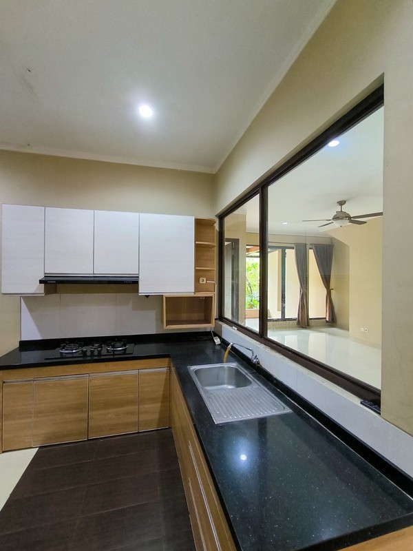 Rumah dalam cluster,securty 24 jam di Bintaro Jaya 9