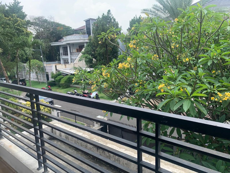 Rumah Bagus Di Jl Kencana Indah Pondok Indah Jakarta Selatan