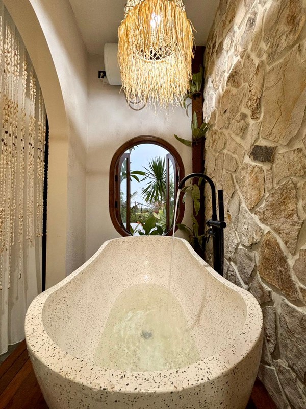 Investasi Premium Villa Furnishe 5 Kamar Tidur & Kolam Renang Di Lokasi Donotirto, Kasihan