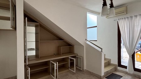 Rumah Bagus,2 lantai,dalam cluster di Bintaro 9
