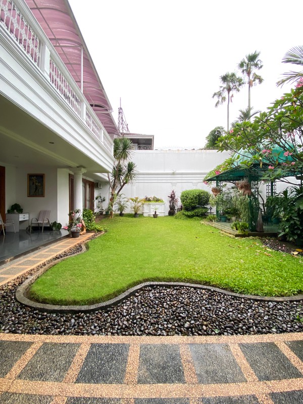 Rumah Mewah Klasik dalam Komplek Ternama Villa Cinere Mas