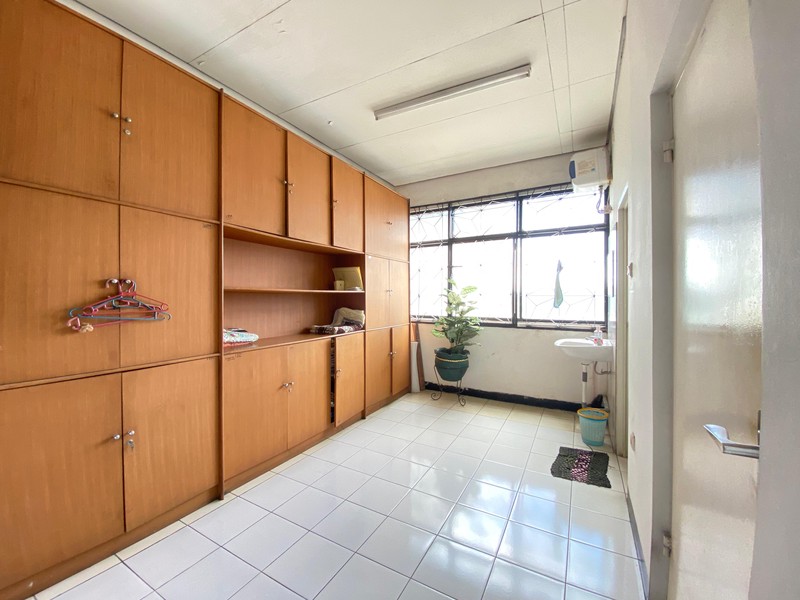 Tajur raya jalan utama bogor ruko gandeng kantor gedung 2,5 lantai