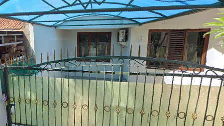 Disewakan  rumah  bagus di  jalan  juana menteng jakarta