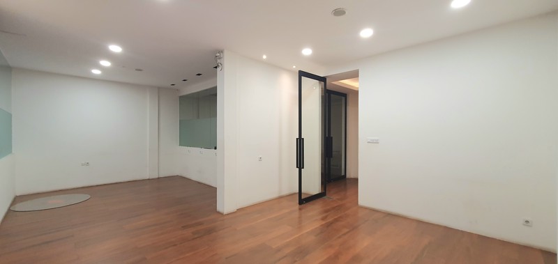 Ruko Gandeng baru bangun ulang di Boulevard Raya, Kelapa Gading.