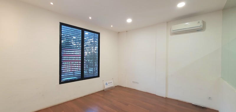 Ruko Gandeng baru bangun ulang di Boulevard Raya, Kelapa Gading.