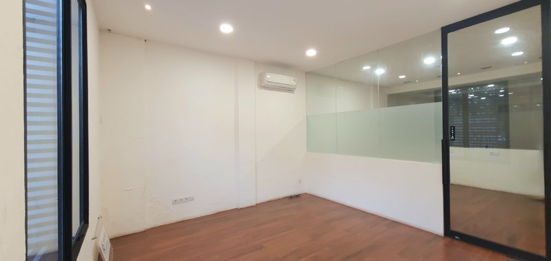 Ruko Gandeng baru bangun ulang di Boulevard Raya, Kelapa Gading.