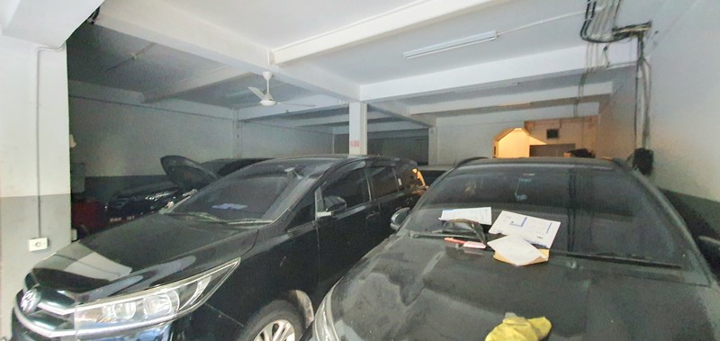 Ruko Gandeng baru bangun ulang di Boulevard Raya, Kelapa Gading.