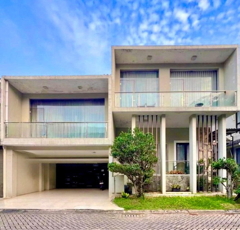 Rumah Mewah 2 Lantai Siap Huni Nyaman dengan Hunian Asri @Bintaro Sektor 7.