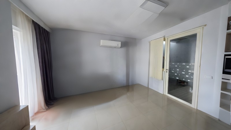 Rumah 2 Lantai Surabaya Barat Grand Pakuwon Cluster Queensland