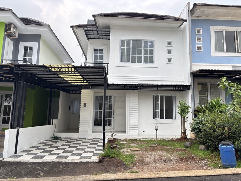 Rumah Cantik 2 Lantai di Kota Wisata Cibubur 