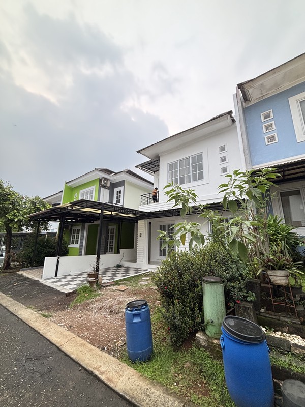 Rumah Cantik 2 Lantai di Kota Wisata Cibubur 
