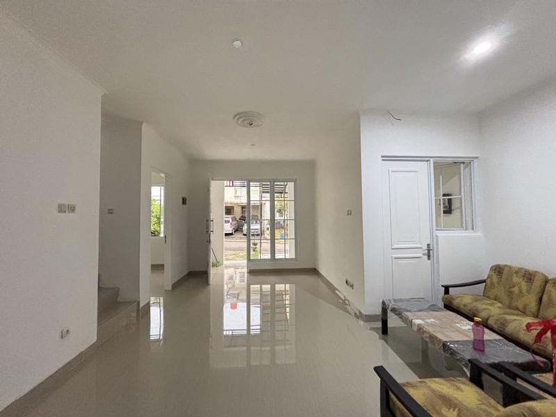Rumah Cantik 2 Lantai di Kota Wisata Cibubur 