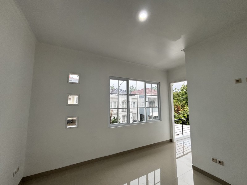 Rumah Cantik 2 Lantai di Kota Wisata Cibubur 