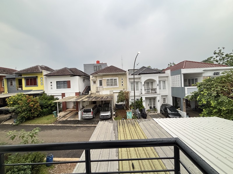 Rumah Cantik 2 Lantai di Kota Wisata Cibubur 