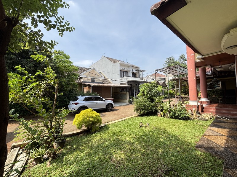 Rumah Luas 2.5  Lantai Semi Furnished di Permata Puri II Cimanggis Depok 