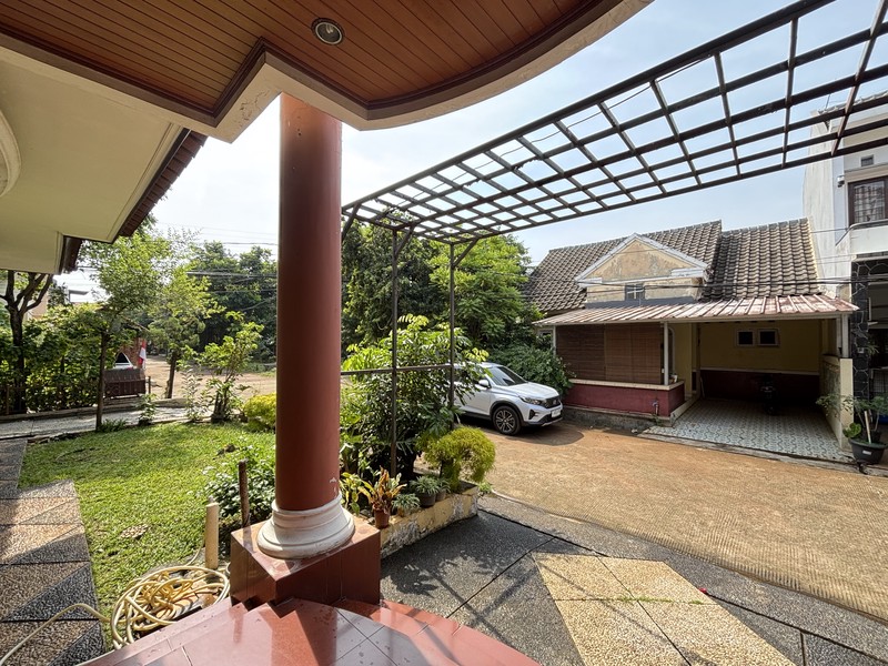 Rumah Luas 2.5  Lantai Semi Furnished di Permata Puri II Cimanggis Depok 