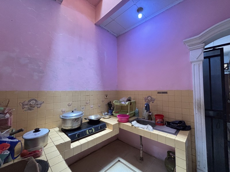 Rumah Luas 2.5  Lantai Semi Furnished di Permata Puri II Cimanggis Depok 