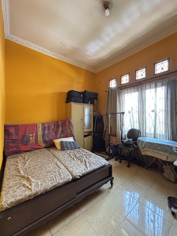 Rumah Luas 2.5  Lantai Semi Furnished di Permata Puri II Cimanggis Depok 