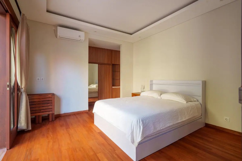 Freehold - Elegant 3-Bedroom Freehold Villa in Kerobokan, Bali