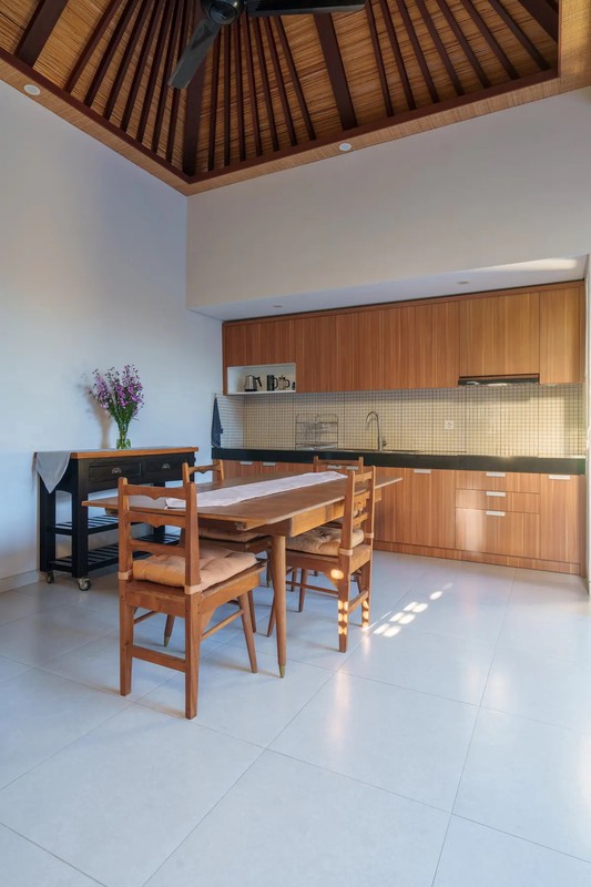 Freehold - Elegant 3-Bedroom Freehold Villa in Kerobokan, Bali