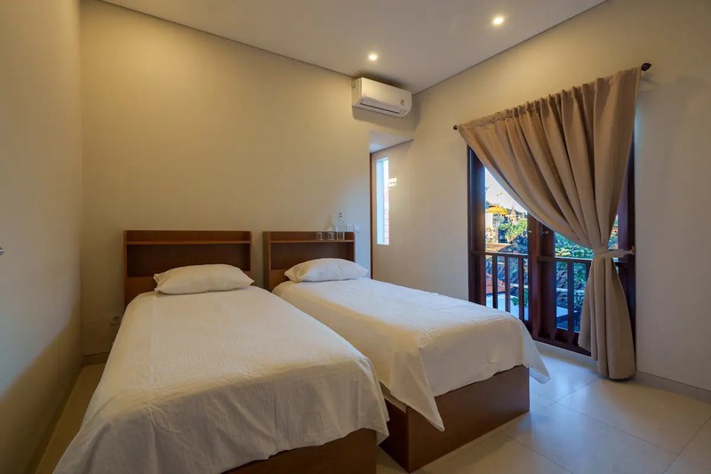 Freehold - Elegant 3-Bedroom Freehold Villa in Kerobokan, Bali