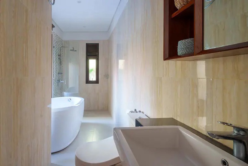 Freehold - Elegant 3-Bedroom Freehold Villa in Kerobokan, Bali