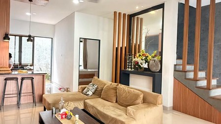 Rumah Cantik Full Furnished 2 Lantai Siap Huni di Bintaro Jaya KT 4 KM 3 Dalam Cluster