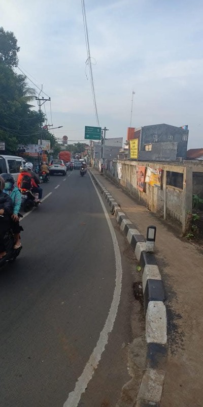 Di Bawah NJOP: Rumah Tinggal dan Warung Kopi Satu Setengah Lantai di Pinggir Jalan Ramai, Bintaro Permai, Pesanggrahan