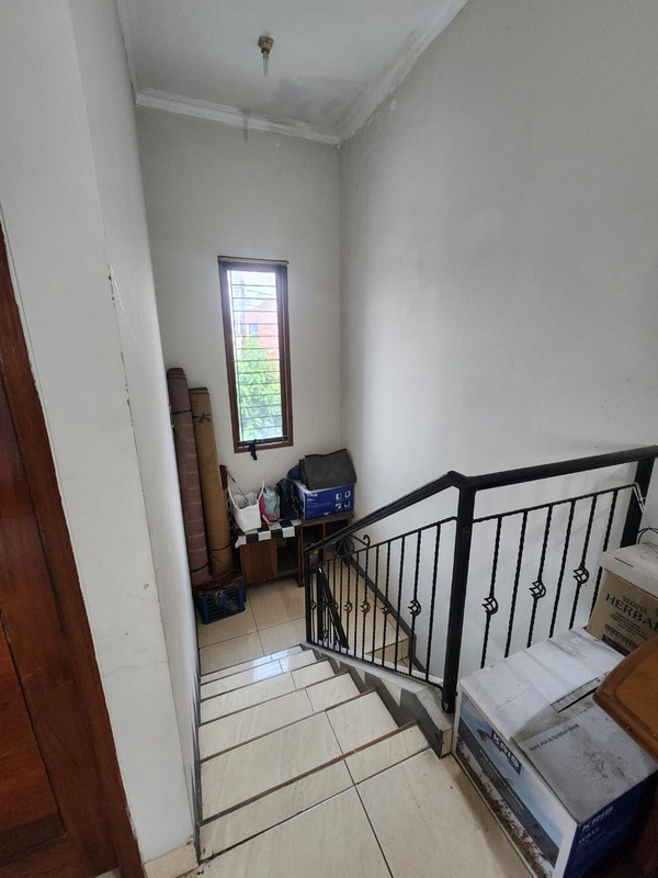 Rumah Beserta Toko 2 Pintu, Posisi Hook Di Ciputat Timur