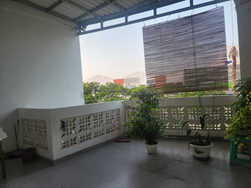 Rumah Beserta Toko 2 Pintu, Posisi Hook Di Ciputat Timur