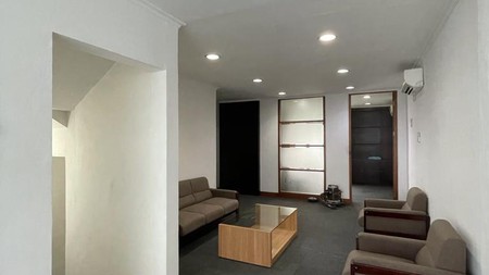 Ruko 3½ Lantai Siap Pakai Lokasi Strategis Pinggir Jalan Raya @Pondok Indah, Jakarta Selatan